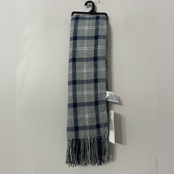 NEW HEATTECH SCARF - Picture 2 of 5